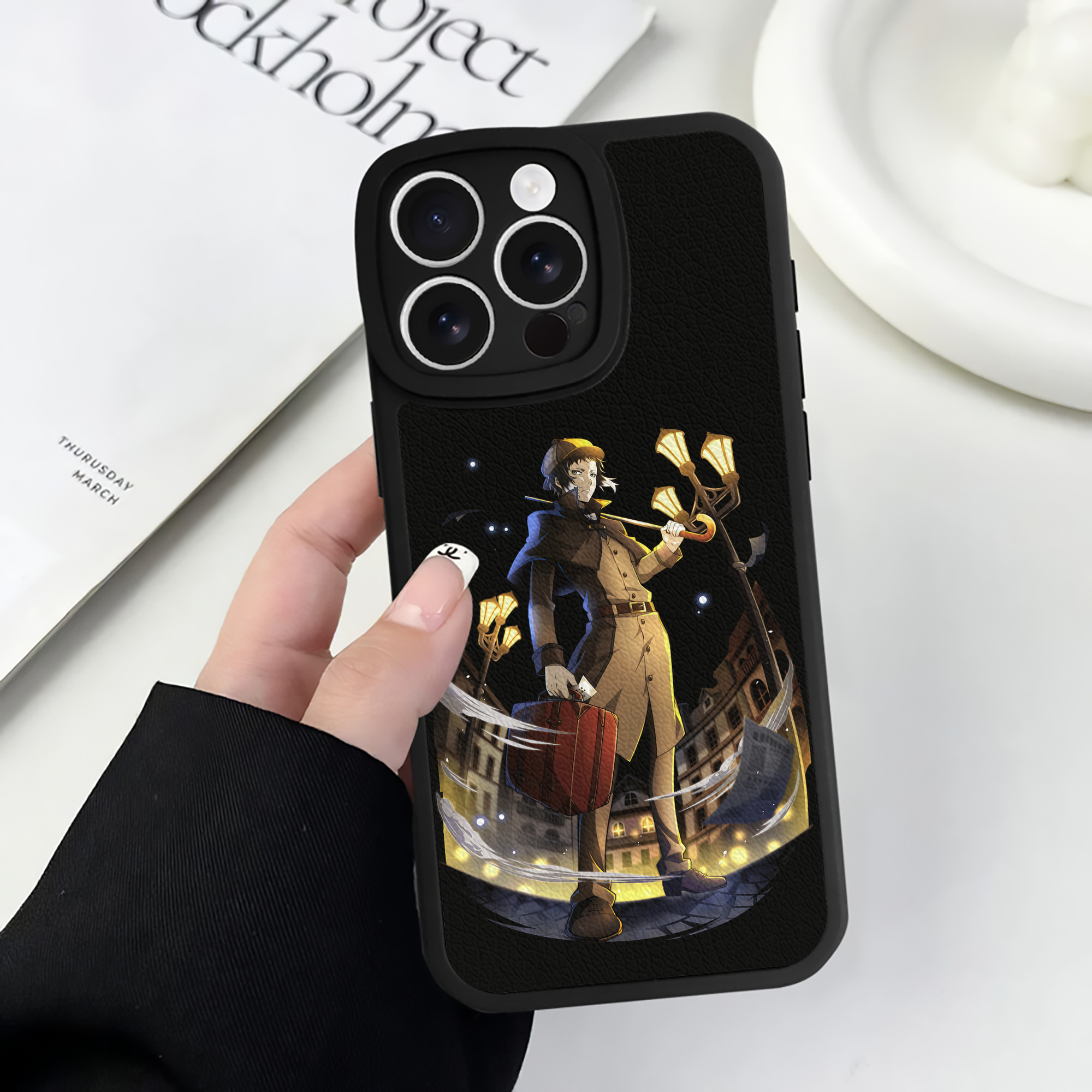 （画像用） 文豪ストレイドッグス Bungo Stray Dogs 【iPhone 16シリーズ対応】シリコンスマホケース（レザー調） 材質：シリコン